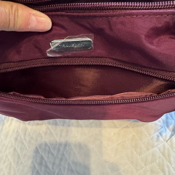 Travelon NWT Burgundy Red Crossbody Purse/Bag - Picture 8 of 11